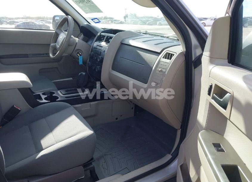 Photo 5 of 2010 Ford Escape XLS (VIN 1FMCU0C74AKB30679)