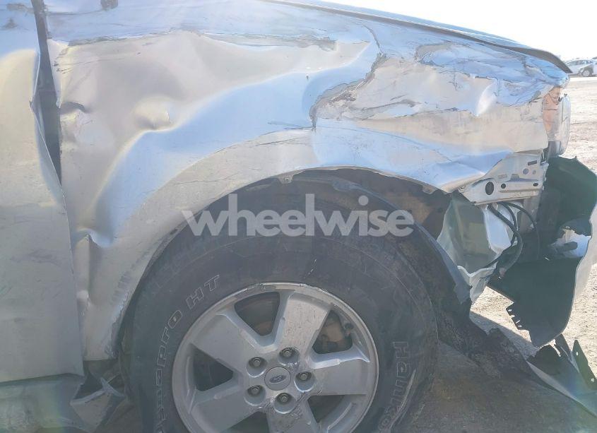 Photo 6 of 2010 Ford Escape XLS (VIN 1FMCU0C74AKB30679)