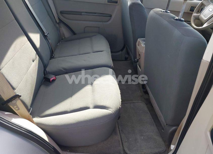 Photo 8 of 2010 Ford Escape XLS (VIN 1FMCU0C74AKB30679)