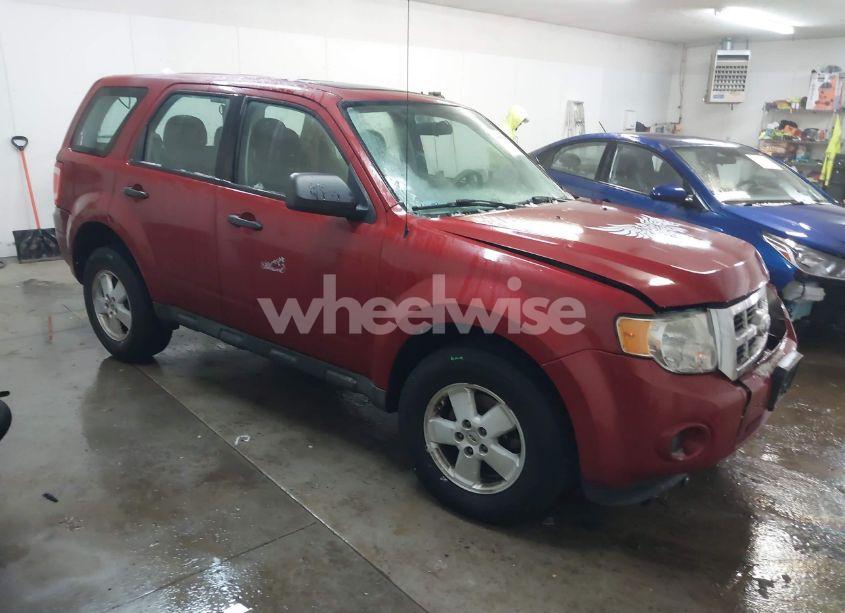 2011 Ford Escape XLS (VIN 1FMCU0C74BKB95484) main photo