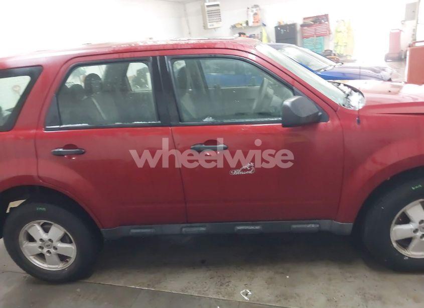 Photo 13 of 2011 Ford Escape XLS (VIN 1FMCU0C74BKB95484)