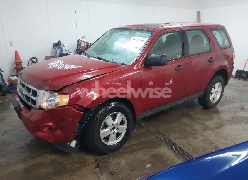 Photo 2 of 2011 Ford Escape XLS (VIN 1FMCU0C74BKB95484)