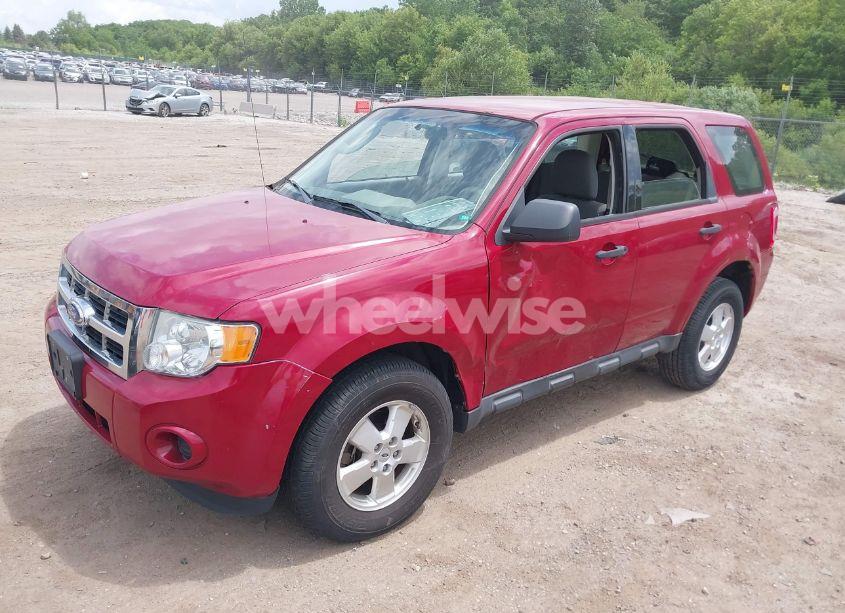 Photo 2 of 2011 Ford Escape XLS (VIN 1FMCU0C74BKC02739)