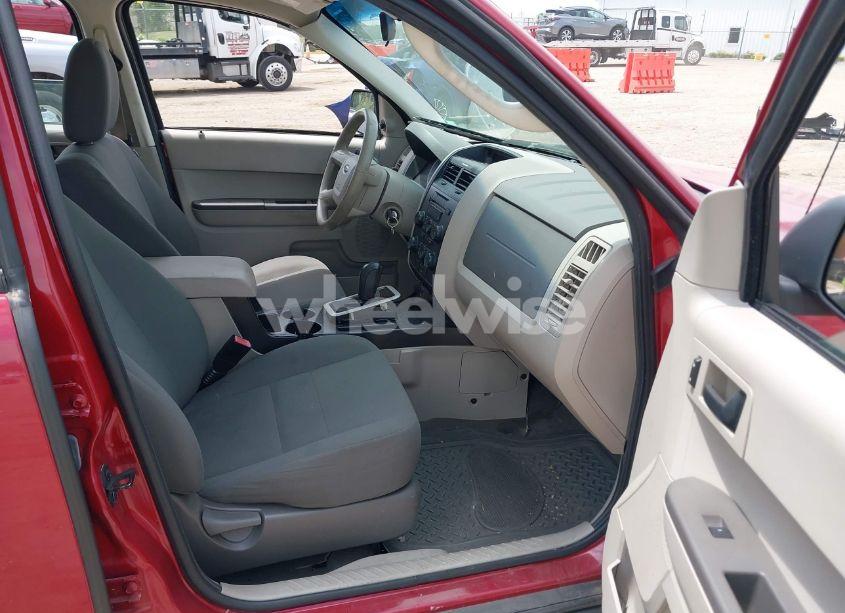 Photo 5 of 2011 Ford Escape XLS (VIN 1FMCU0C74BKC02739)