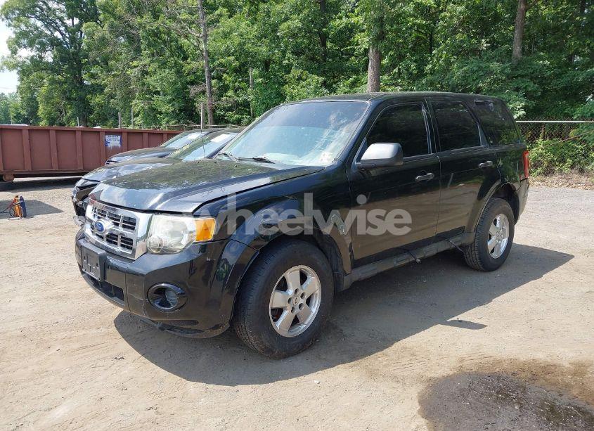 Photo 2 of 2012 Ford Escape XLS (VIN 1FMCU0C74CKA20489)