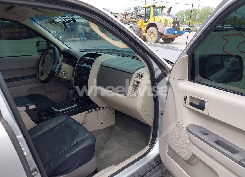 Photo 5 of 2012 Ford Escape XLS (VIN 1FMCU0C74CKB50787)