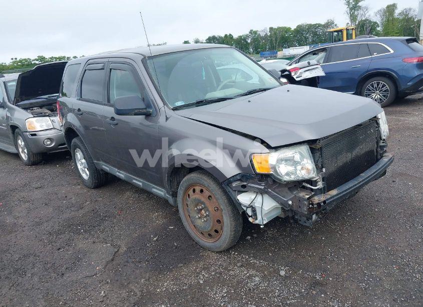 2012 Ford Escape XLS (VIN 1FMCU0C74CKB60736) main photo