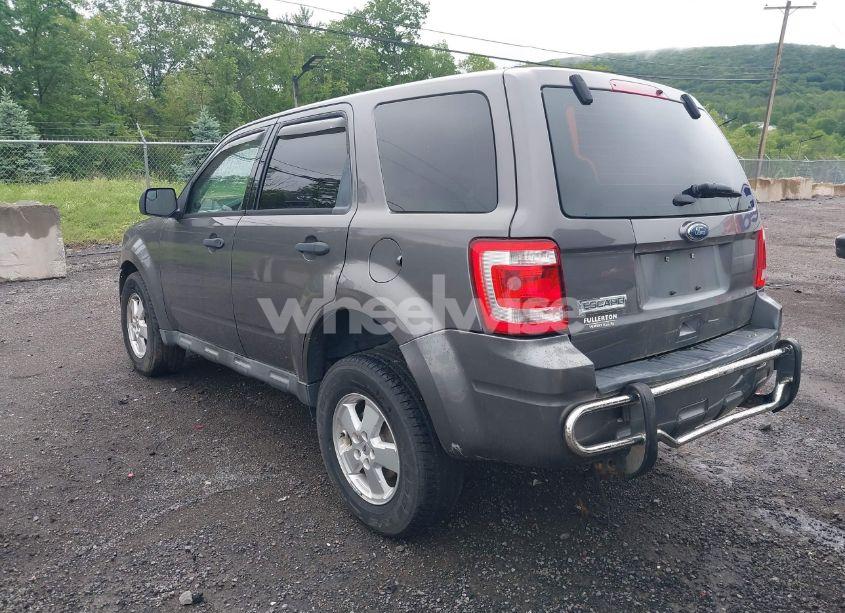 Photo 3 of 2012 Ford Escape XLS (VIN 1FMCU0C74CKB60736)