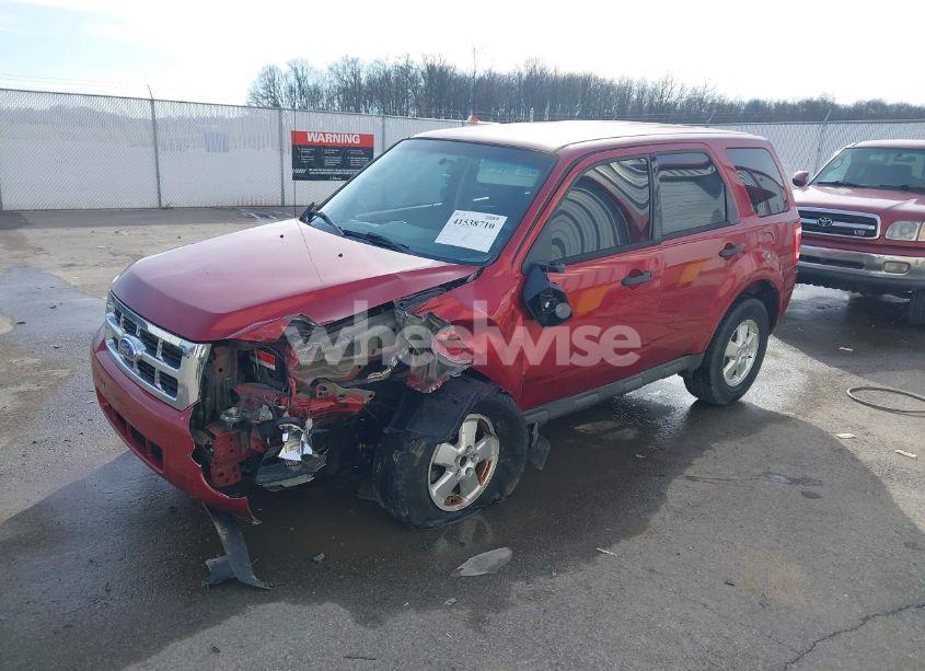 Photo 2 of 2012 Ford Escape XLS (VIN 1FMCU0C74CKB64608)