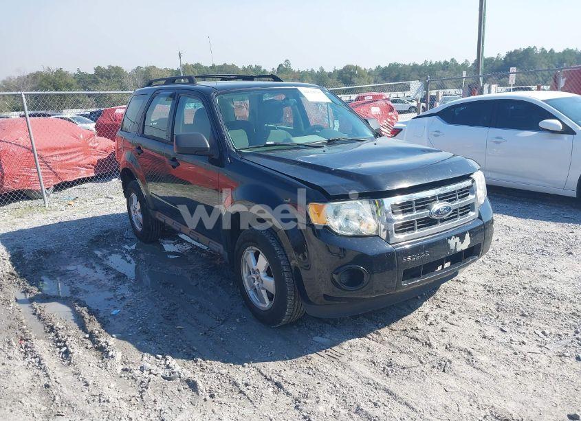 2012 Ford Escape XLS (VIN 1FMCU0C74CKC60268) main photo