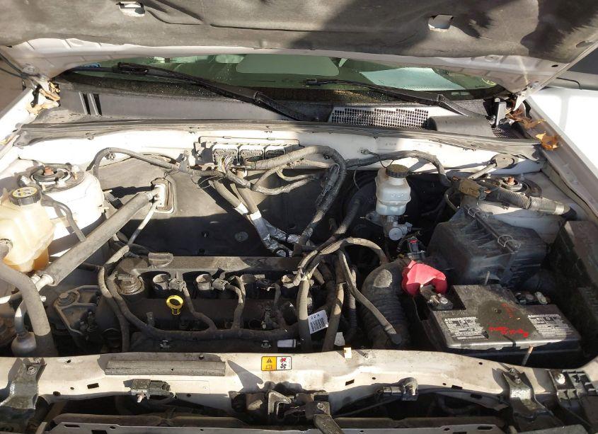 Photo 10 of 2010 Ford Escape XLS (VIN 1FMCU0C75AKD26873)