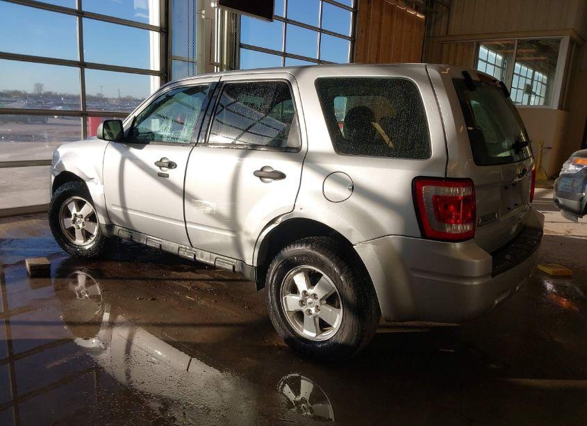 Photo 3 of 2010 Ford Escape XLS (VIN 1FMCU0C75AKD26873)