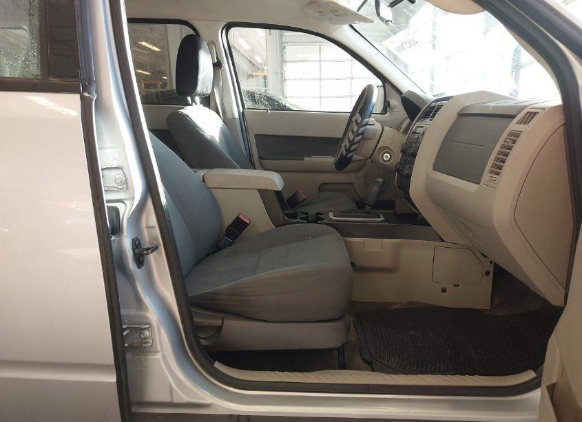 Photo 5 of 2010 Ford Escape XLS (VIN 1FMCU0C75AKD26873)