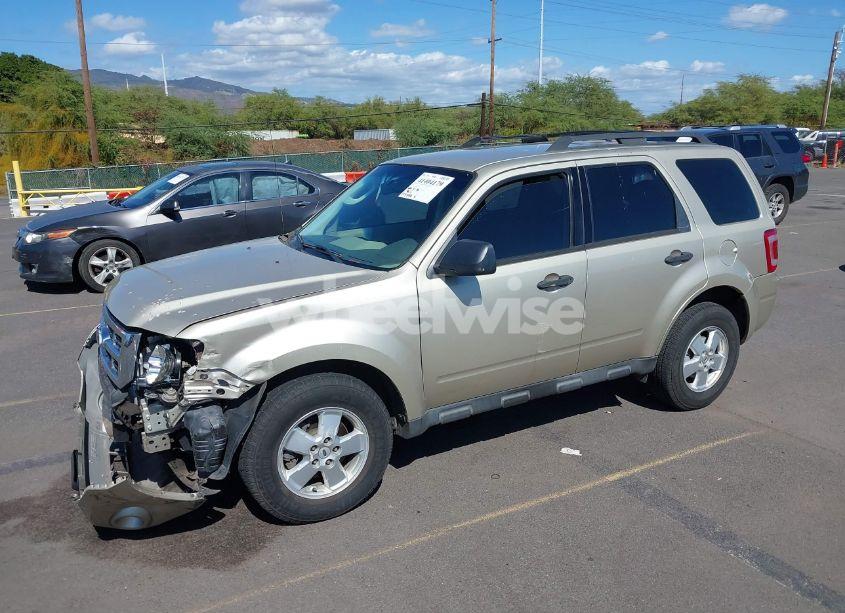 Photo 2 of 2011 Ford Escape XLS (VIN 1FMCU0C75BKA81994)