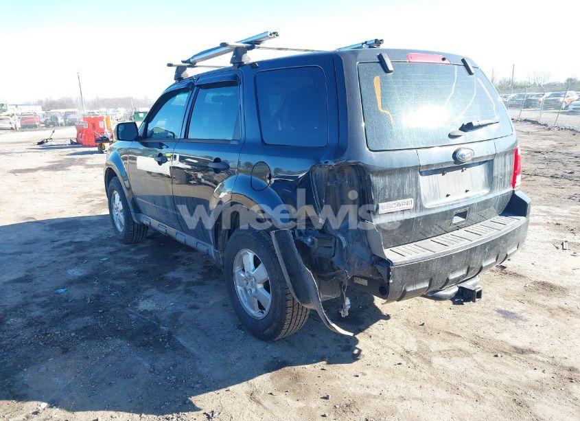 Photo 3 of 2011 Ford Escape XLS (VIN 1FMCU0C75BKB63854)