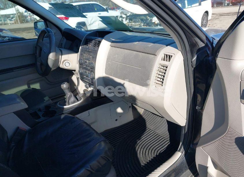 Photo 5 of 2011 Ford Escape XLS (VIN 1FMCU0C75BKB63854)