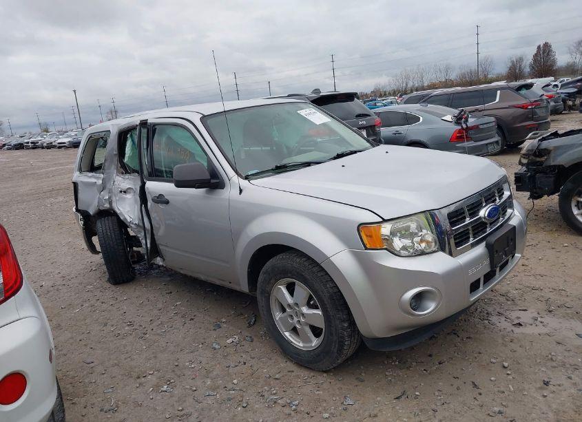 Photo 12 of 2011 Ford Escape XLS (VIN 1FMCU0C75BKC18402)