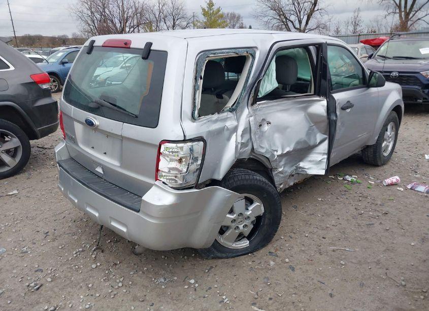 Photo 4 of 2011 Ford Escape XLS (VIN 1FMCU0C75BKC18402)
