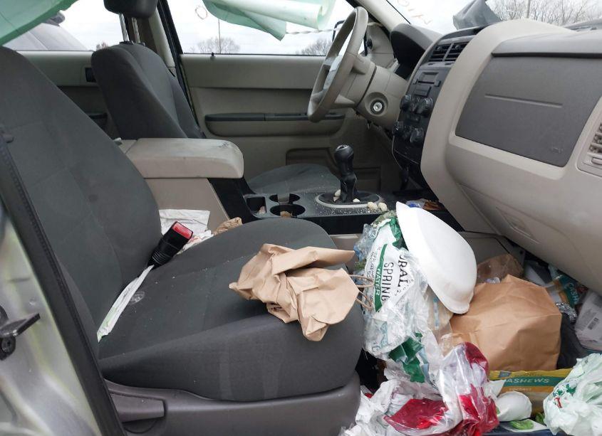 Photo 5 of 2011 Ford Escape XLS (VIN 1FMCU0C75BKC18402)
