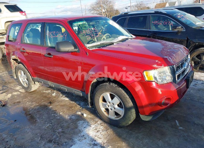 2011 Ford Escape XLS (VIN 1FMCU0C75BKC40626) main photo