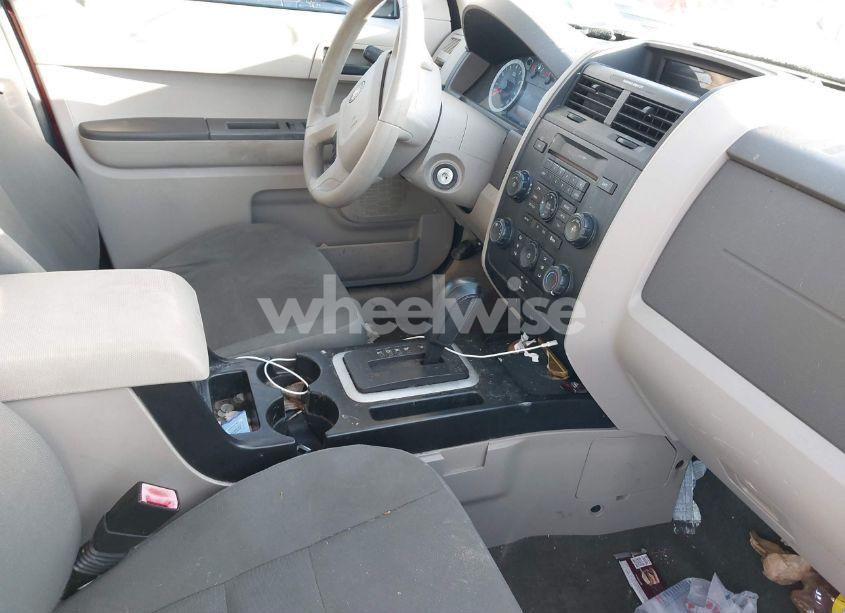 Photo 5 of 2011 Ford Escape XLS (VIN 1FMCU0C75BKC40626)