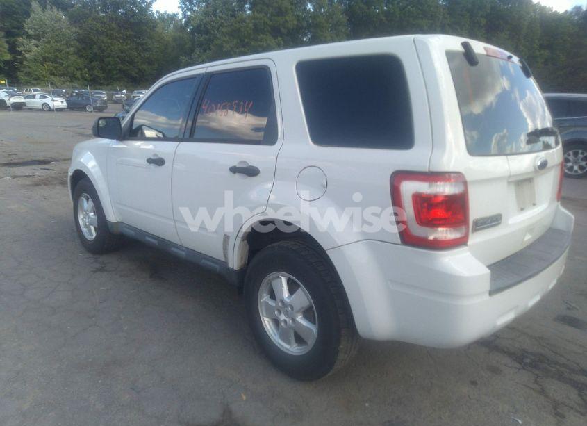 Photo 3 of 2012 Ford Escape XLS (VIN 1FMCU0C75CKB16146)
