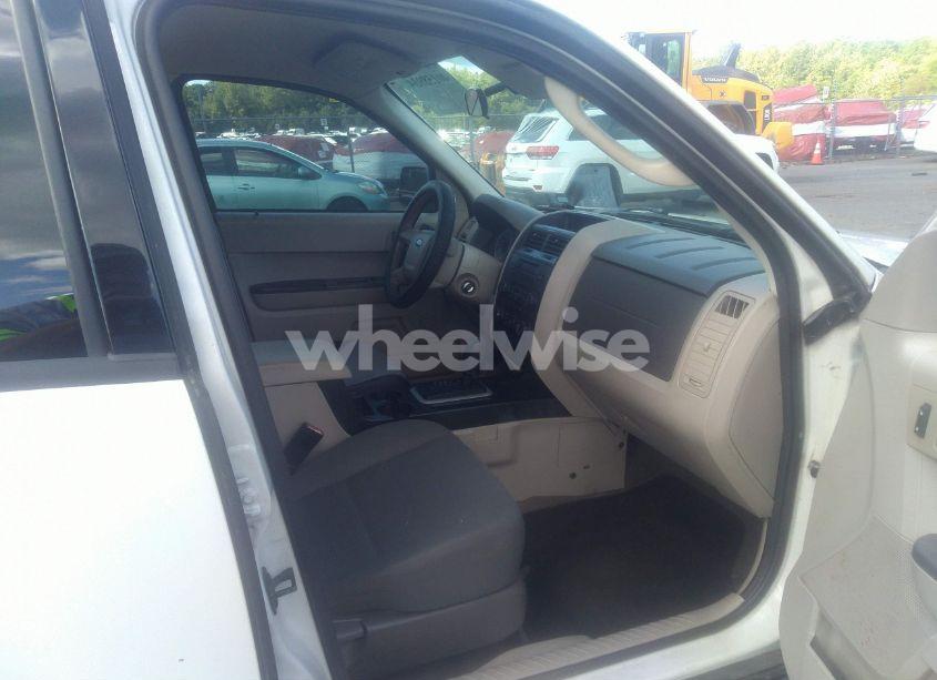 Photo 5 of 2012 Ford Escape XLS (VIN 1FMCU0C75CKB16146)