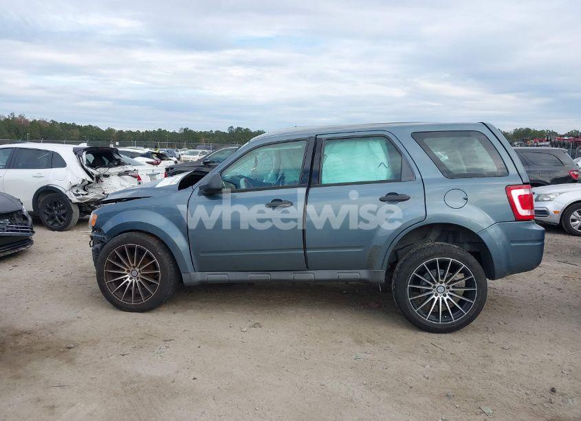 Photo 14 of 2012 Ford Escape XLS (VIN 1FMCU0C75CKC37372)