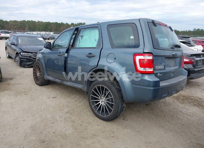 Photo 3 of 2012 Ford Escape XLS (VIN 1FMCU0C75CKC37372)