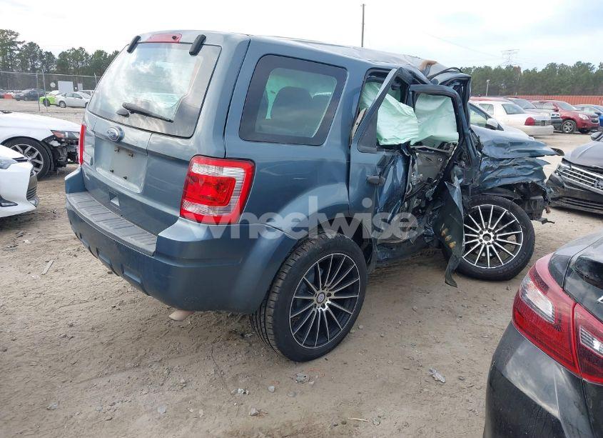 Photo 4 of 2012 Ford Escape XLS (VIN 1FMCU0C75CKC37372)