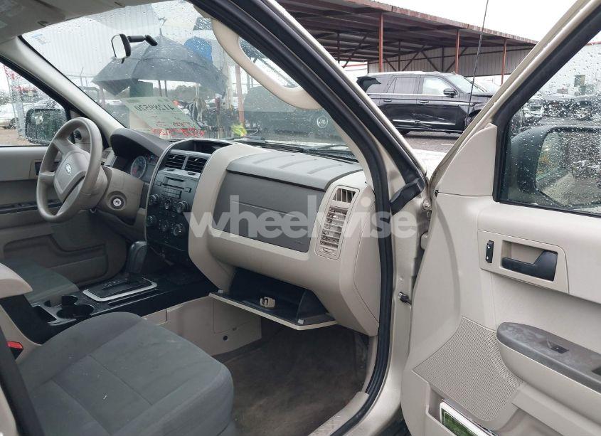 Photo 5 of 2011 Ford Escape XLS (VIN 1FMCU0C76BKA36661)