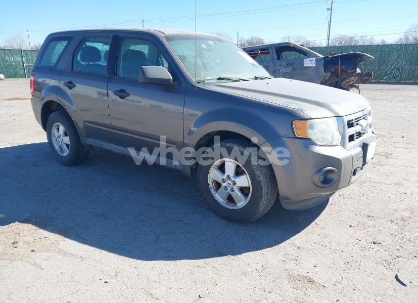2011 Ford Escape XLS (VIN 1FMCU0C76BKB65144) main photo