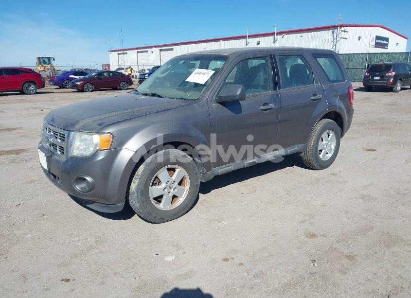Photo 2 of 2011 Ford Escape XLS (VIN 1FMCU0C76BKB65144)
