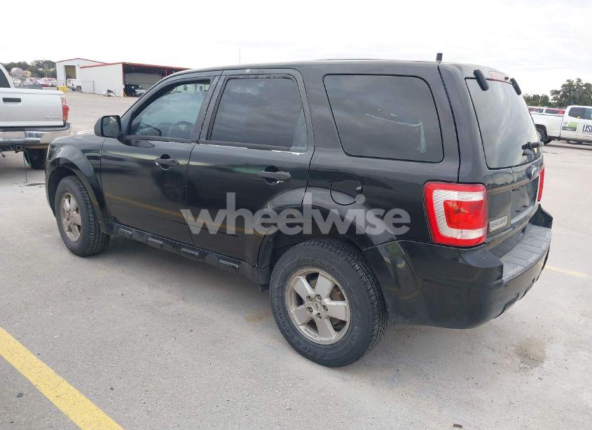 Photo 3 of 2011 Ford Escape XLS (VIN 1FMCU0C76BKB99164)