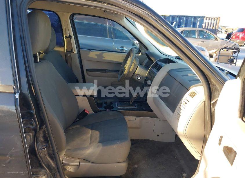 Photo 5 of 2011 Ford Escape XLS (VIN 1FMCU0C76BKB99164)