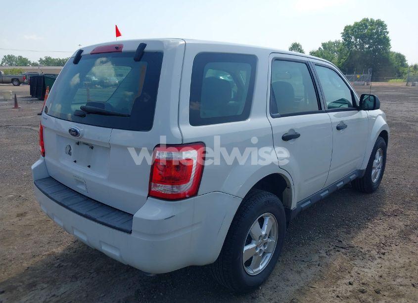 Photo 4 of 2011 Ford Escape XLS (VIN 1FMCU0C76BKC40067)