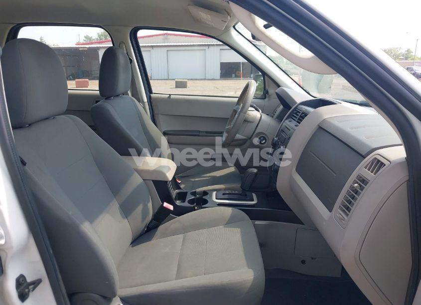 Photo 5 of 2011 Ford Escape XLS (VIN 1FMCU0C76BKC40067)