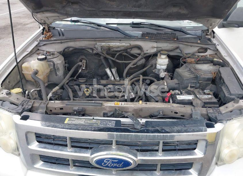 Photo 10 of 2011 Ford Escape XLS (VIN 1FMCU0C76BKC50856)