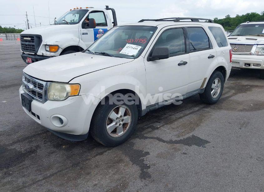 Photo 2 of 2011 Ford Escape XLS (VIN 1FMCU0C76BKC50856)