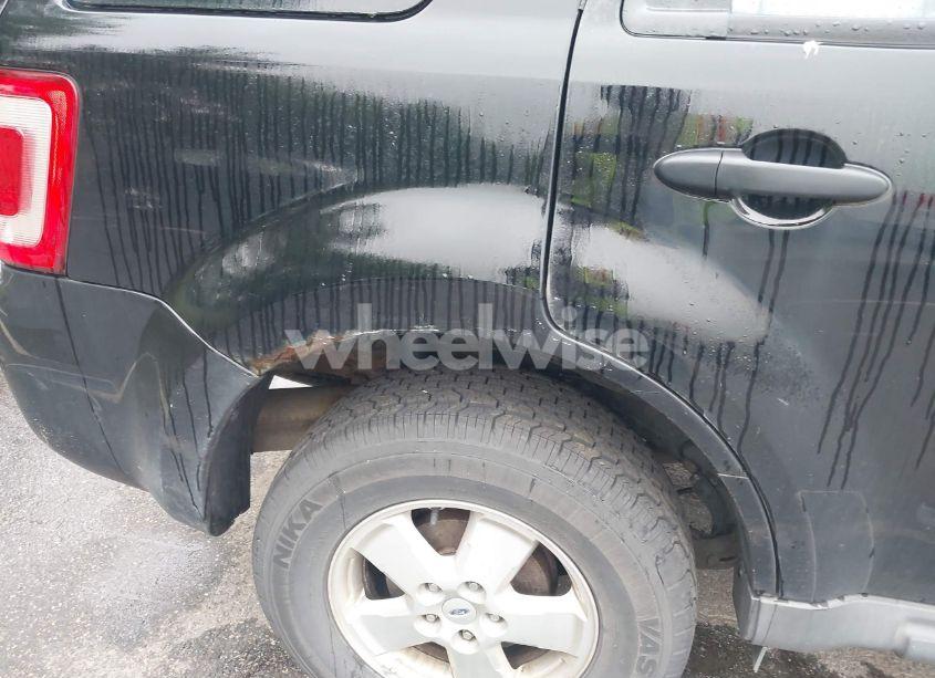 Photo 12 of 2010 Ford Escape XLS (VIN 1FMCU0C77AKD33467)