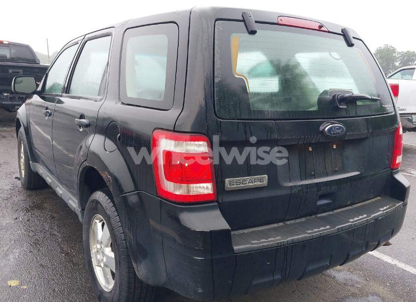 Photo 3 of 2010 Ford Escape XLS (VIN 1FMCU0C77AKD33467)