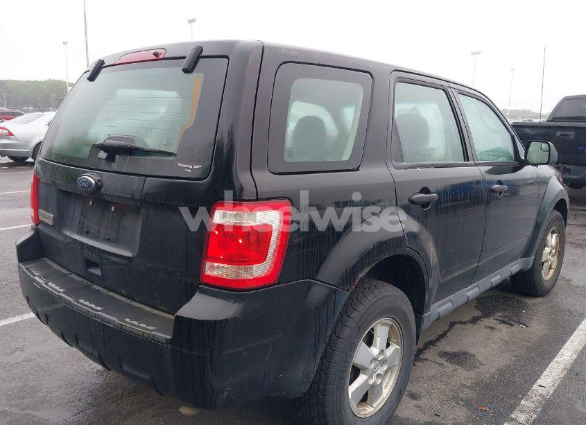 Photo 4 of 2010 Ford Escape XLS (VIN 1FMCU0C77AKD33467)