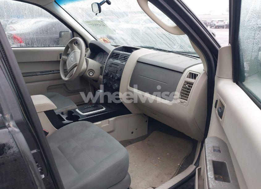 Photo 5 of 2010 Ford Escape XLS (VIN 1FMCU0C77AKD33467)