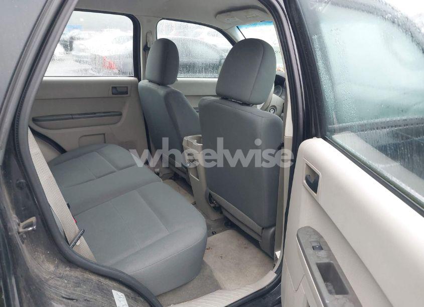 Photo 8 of 2010 Ford Escape XLS (VIN 1FMCU0C77AKD33467)