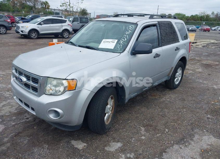 Photo 2 of 2010 Ford Escape XLS (VIN 1FMCU0C77AKD37423)