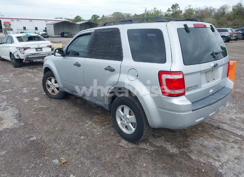 Photo 3 of 2010 Ford Escape XLS (VIN 1FMCU0C77AKD37423)