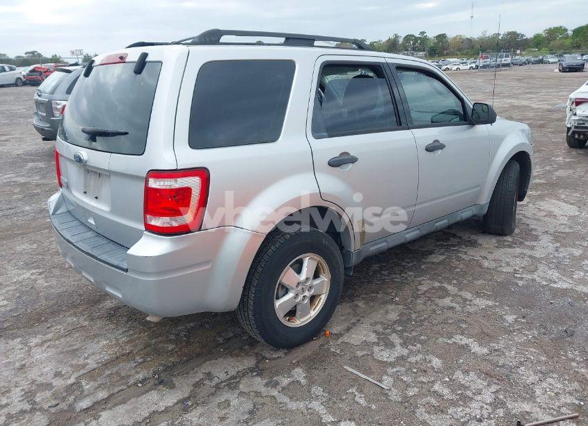 Photo 4 of 2010 Ford Escape XLS (VIN 1FMCU0C77AKD37423)