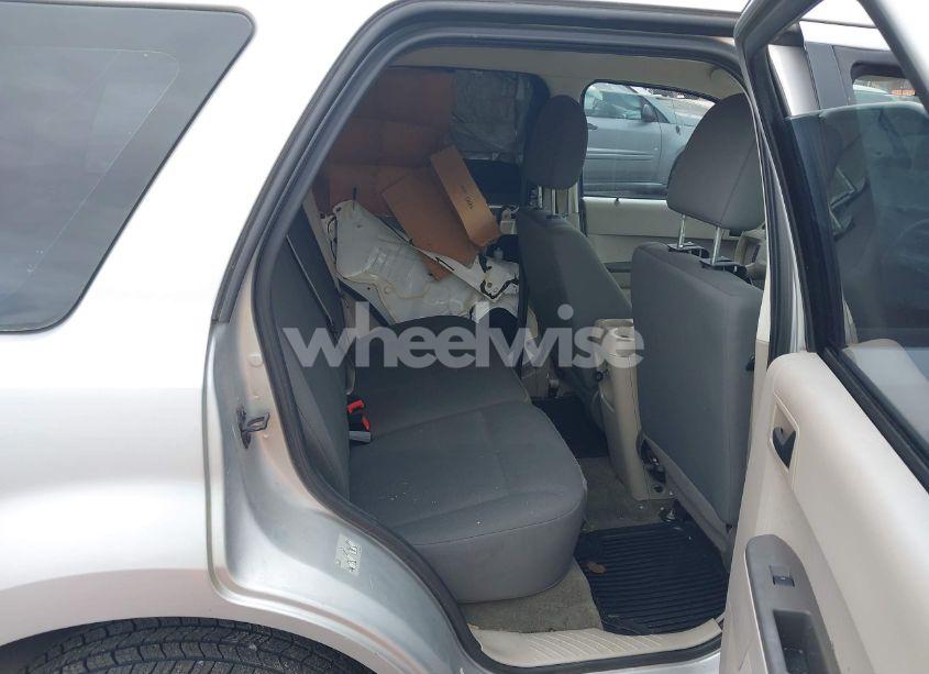 Photo 8 of 2010 Ford Escape XLS (VIN 1FMCU0C77AKD37423)