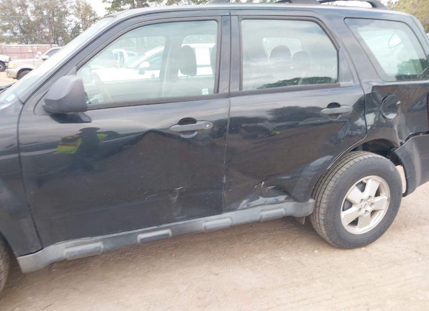 Photo 12 of 2011 Ford Escape XLS (VIN 1FMCU0C77BKB45727)