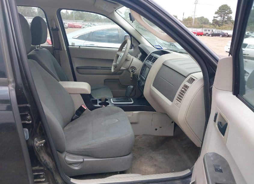 Photo 5 of 2011 Ford Escape XLS (VIN 1FMCU0C77BKB45727)